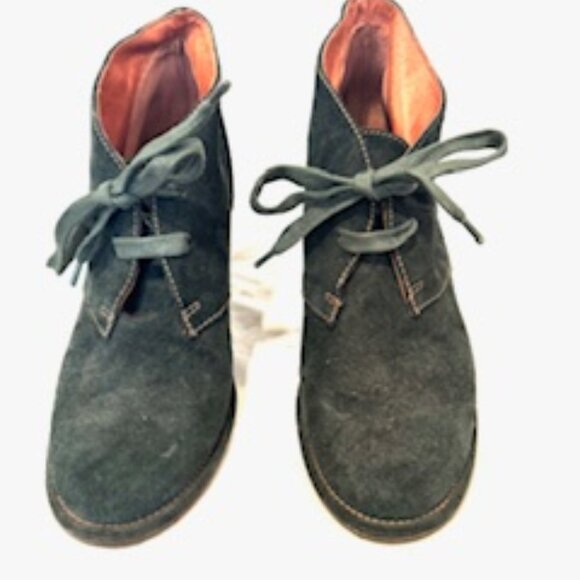 Virgola Dark Green Suede Heel Boots - Picture 2 of 4